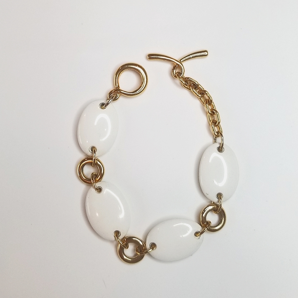 VINTAGE | Liz Claiborne | Gold Tone & White Bracelet